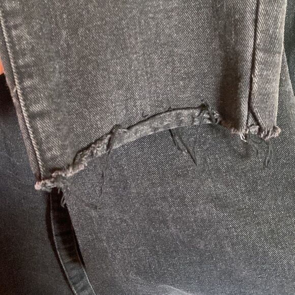 REDIAL- Paper-bag waisted raw hem cut-off jeans- faded black/grey- Size 12 - Picture 8 of 11